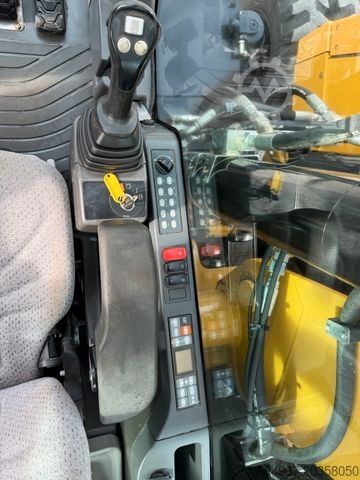 Pelle sur pneus CATERPILLAR M 318 F OQ65 SW Zentralschmierung