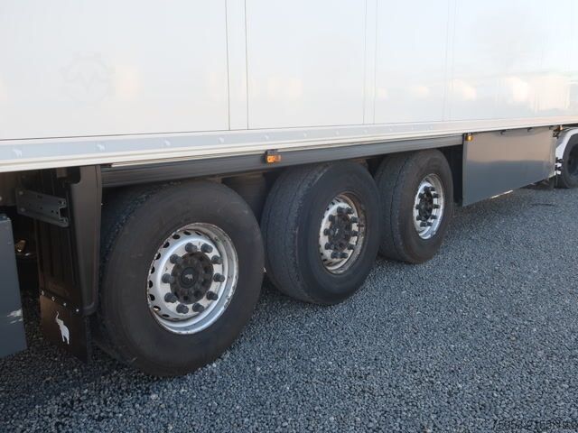 Poluprikolica hladnjača Schmitz Cargobull SKO 24 Bi- / Multitemp Vector 1950 mt  Doppelstock