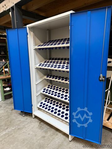 Tool cabinet with hinged doors  SK 40