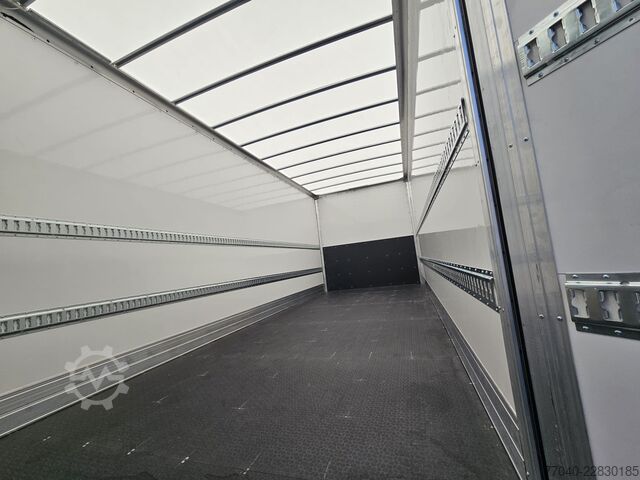 Kassevogn DAF XB 230 FA 12 t furgonato con sponda