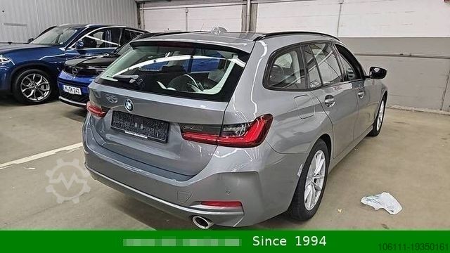 Smábíll BMW 320 d xDrive Touring Mild-Hybrid PDC NAVIGATION