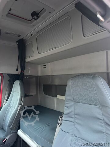 Standardni tegljač VOLVO FH 460 GLOBETROTTER