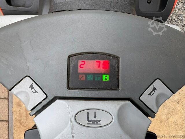 VS-23157 Elektrische meerijd palletwagen BT LPE200 BT LPE200