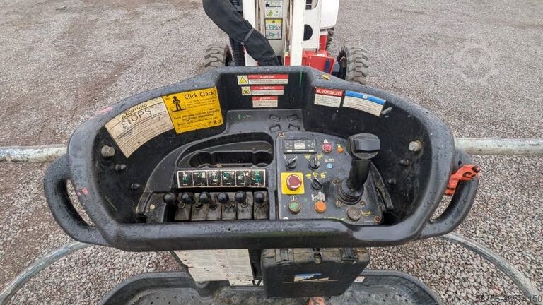 Nền tảng làm việc bằng kính thiên văn có khớp nối Niftylift (BS2191) HR21 Hybrid