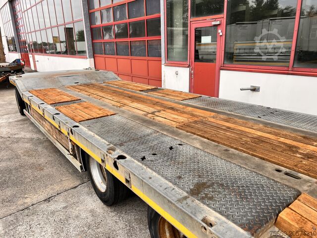 Low loader trailer Möslein TF3 Schwebheim 3 Achs Tiefladeranhänger