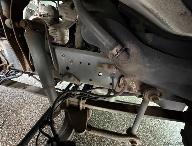 Ledusskapja furgons IVECO EuroCargo 75 E16 JUNGE ISOLATED BOX MITSUBISHI C