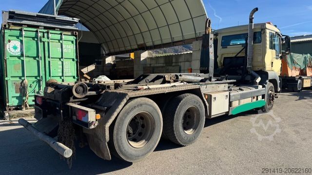 Kanca kasalı yük kamyonu (roll-off) MAN TGS 28.480 EEV 6x2 BL Abrollkipper Bj 2013