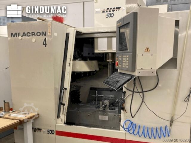 Vertikala Fleroperationsmaskiner Cincinnati Milacron Arrow 500