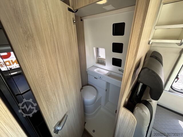 Caravana/autocaravana Fiat Weinsberg Carabus 600 K | 4 Posti Letto | Completamente Attrezzato