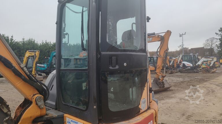 Minigrävare < 7t Case CX50B with 3 excavator buckets