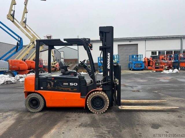 Gaffeltruck Doosan B50X5 5T 6m Triplex non-marking (1840)