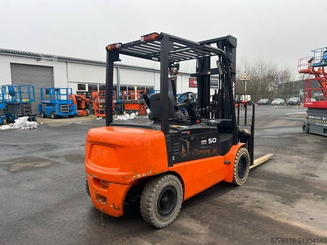 Gaffeltruck Doosan B50X5 5T 6m Triplex non-marking (1840)