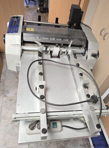 Máquina ranuradora y perforadora Graphic Whizard GW 8000E