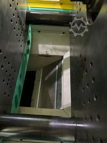 Máquina de moldeo por inyección Arburg 470C 1500-400