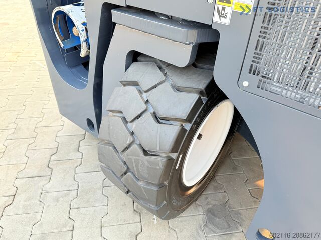 Četrvirzienu iekrāvēja kravas automašīna Combilift C4000CB TRIPLEX 5200MM FREE-LIFT TOP 1