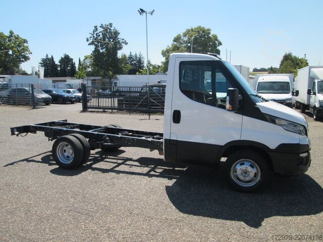 Bestelwagenchassis IVECO 35 C13*Fahrgestell*