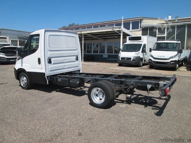 Bestelwagenchassis IVECO 35 C13*Fahrgestell*
