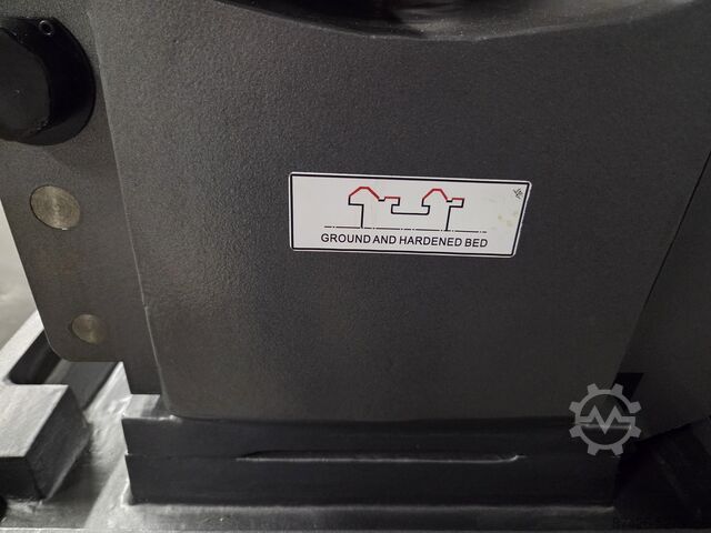 مركز مخرطة ومخرطة المغزل Rogi WL560x2000