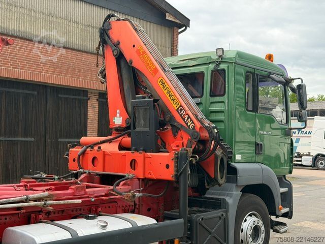 Xe tải ben móc container (roll-off) MAN TGA 26.320 Kran PK16502 Funk Greiferhydraulik