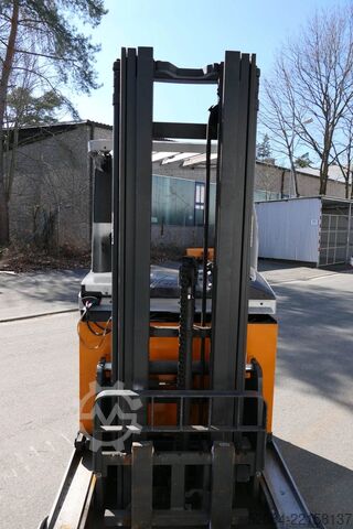 Stivuitor cu catarg retractabil Still FM-X 17