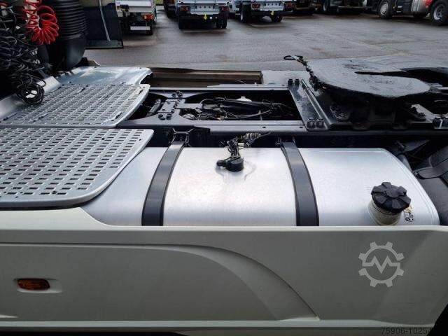 Standardni tegljač DAF XF 480