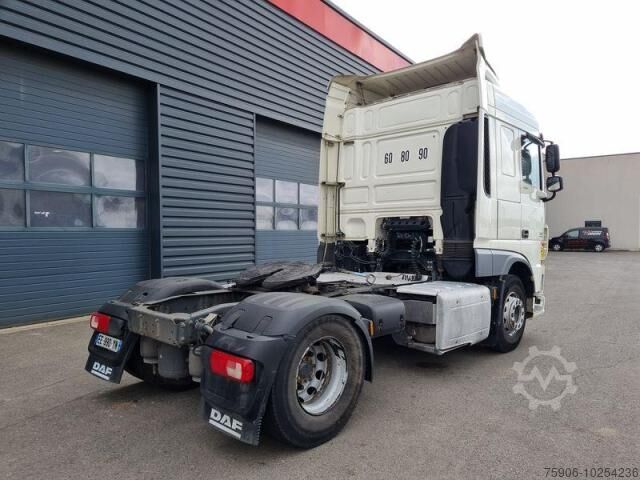 Standardni tegljač DAF XF460