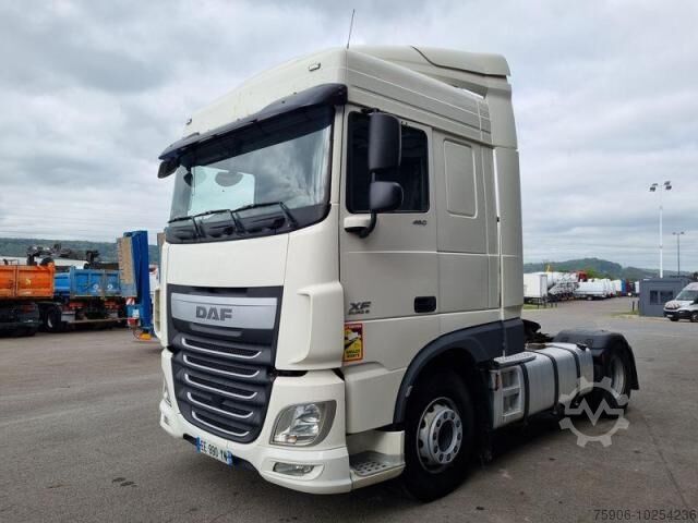 Standardni tegljač DAF XF460