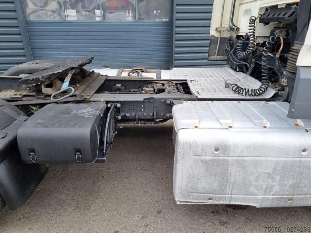 Standardni tegljač DAF XF460