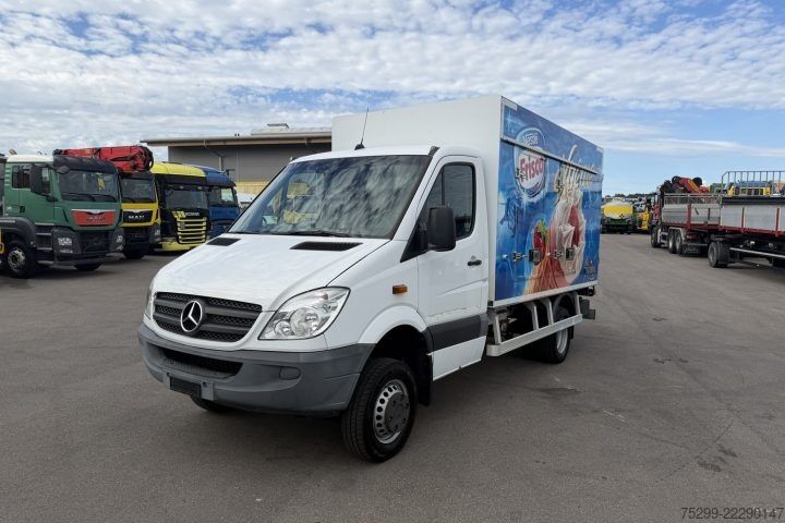 Rashladni kamion Mercedes-Benz 516 CDI 4x4 Kühlkoffer/HB / Swiss-Vehicle