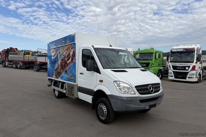 Rashladni kamion Mercedes-Benz 516 CDI 4x4 Kühlkoffer/HB / Swiss-Vehicle