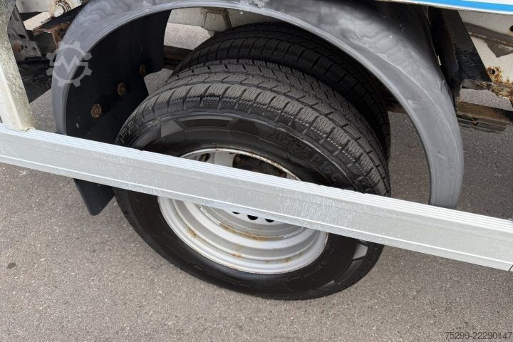 Rashladni kamion Mercedes-Benz 516 CDI 4x4 Kühlkoffer/HB / Swiss-Vehicle