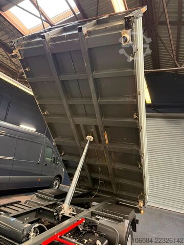 Kolme poole kallurkaubik MITSUBISHI Fuso Canter 7C18 3 Seiten Kipper Klima LED AHK