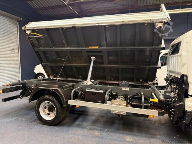 Kolme poole kallurkaubik MITSUBISHI Fuso Canter 7C18 3 Seiten Kipper Klima LED AHK