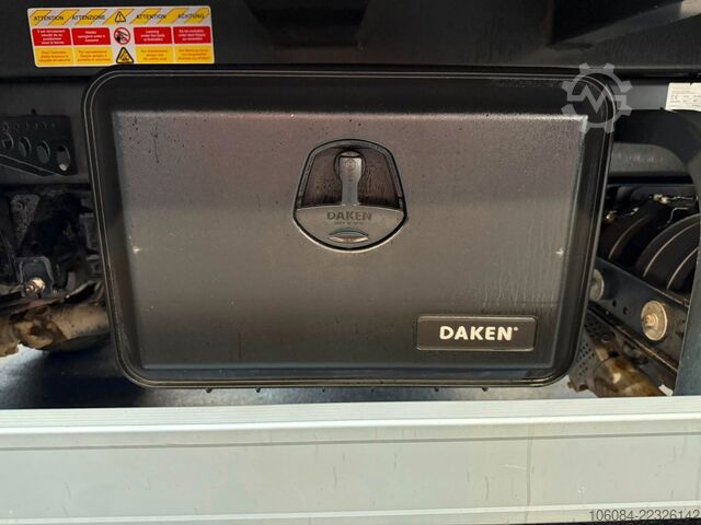 Kolme poole kallurkaubik MITSUBISHI Fuso Canter 7C18 3 Seiten Kipper Klima LED AHK