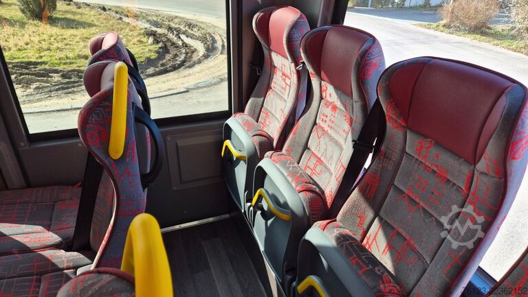 Kleinbus MERCEDES-BENZ 30 Sitzer Schul- Transferbus 519 Vorlauffahrzeug