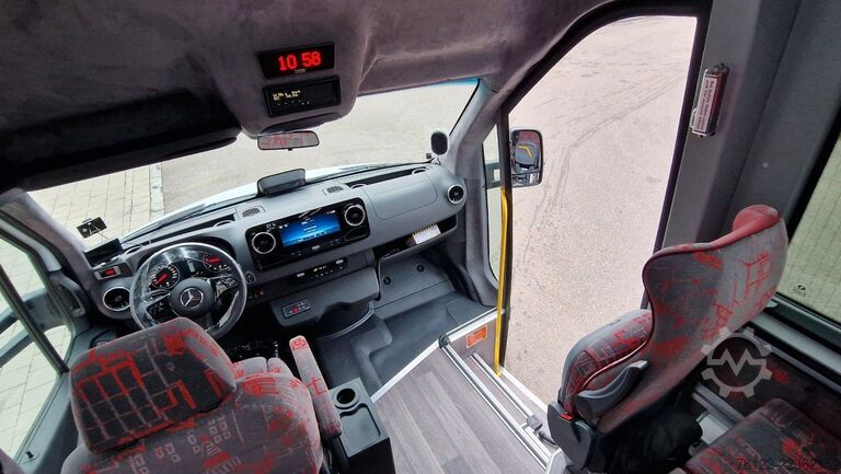 Kleinbus MERCEDES-BENZ 30 Sitzer Schul- Transferbus 519 Vorlauffahrzeug