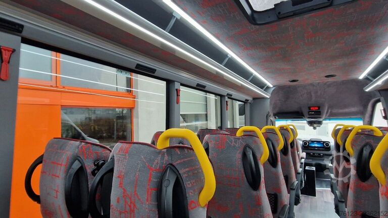 Kleinbus MERCEDES-BENZ 30 Sitzer Schul- Transferbus 519 Vorlauffahrzeug