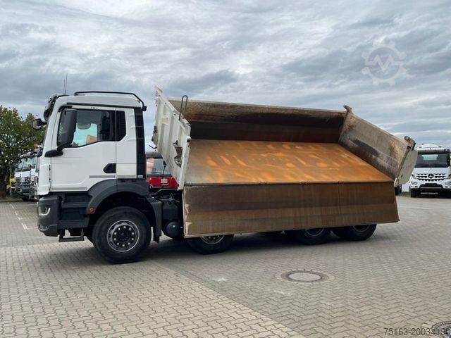 Þrístefnu veltibíll MAN TG-S 37.470 8x4 4-Achs Kipper Meiller Bordmatik