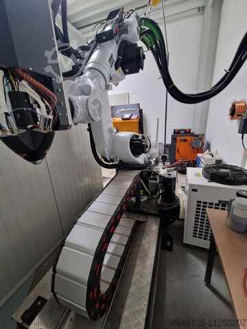 KUKA KR30 + DKP400 + podélné pojezdové zařízení Roboterschweißanlage KUKA KR30 + DKP400 + Längsfahrwerk