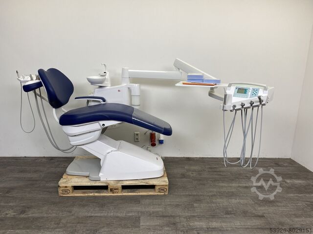 Dental treatment chair 
