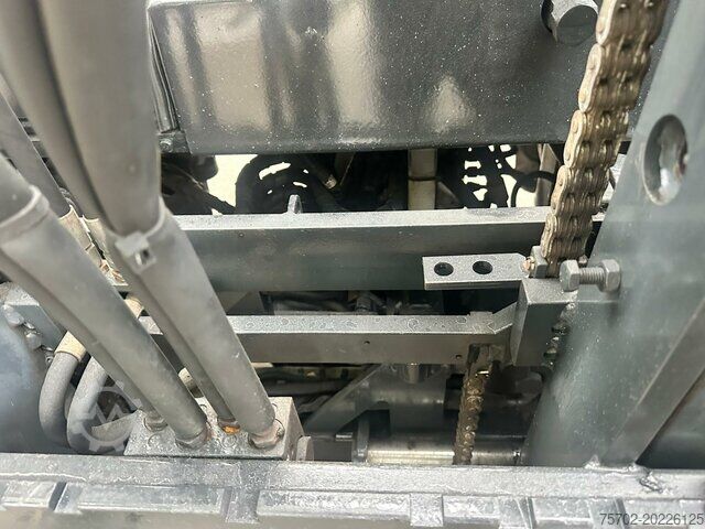 Carretilla elevadora frontal Moffett M4 25.3 Mitnahmestapler