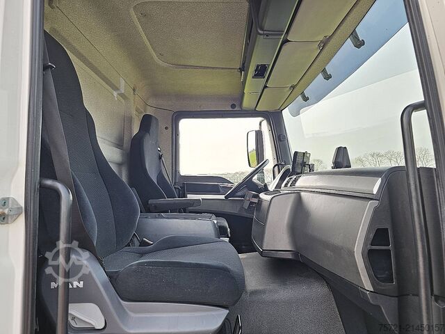 Kyld/fryst transport M.A.N. 26.340 TGM 6X2-4 FRIGO TAILLIFT