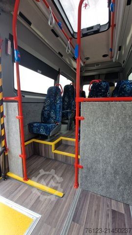 Miniautocarro MERCEDES-BENZ 517 / 515 Frontniederflur mit  Ada Systeme