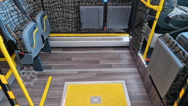 Miniautocarro MERCEDES-BENZ 517 / 515 Frontniederflur mit  Ada Systeme