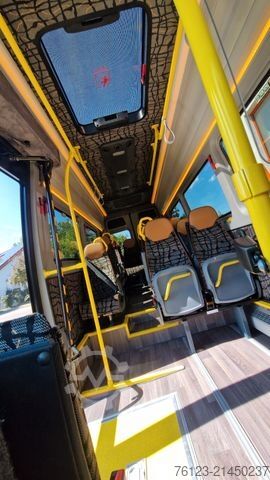 Miniautocarro MERCEDES-BENZ 517 / 515 Frontniederflur mit  Ada Systeme