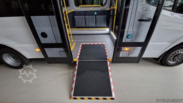 Miniautocarro MERCEDES-BENZ 517 / 515 Frontniederflur mit  Ada Systeme