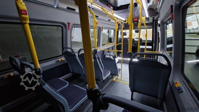 Miniautocarro MERCEDES-BENZ 517 / 515 Frontniederflur mit  Ada Systeme