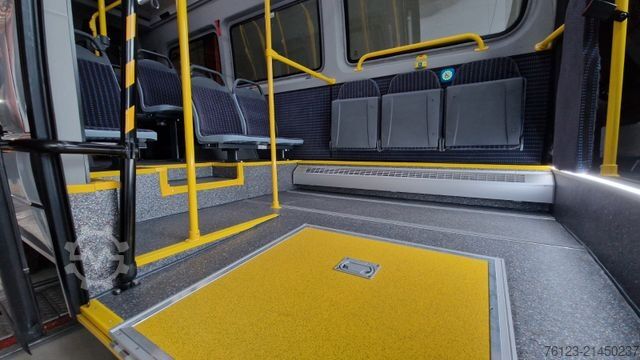 Miniautocarro MERCEDES-BENZ 517 / 515 Frontniederflur mit  Ada Systeme