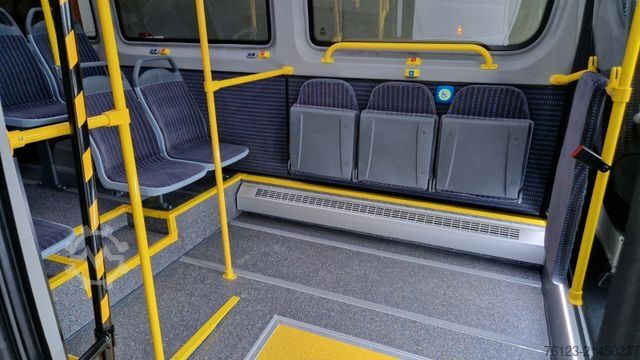 Miniautocarro MERCEDES-BENZ 517 / 515 Frontniederflur mit  Ada Systeme