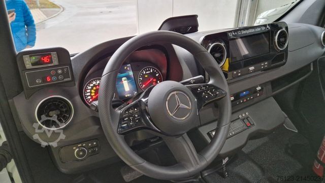 Miniautocarro MERCEDES-BENZ 517 / 515 Frontniederflur mit  Ada Systeme